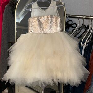 Monbebe Lagos‎ girl dress